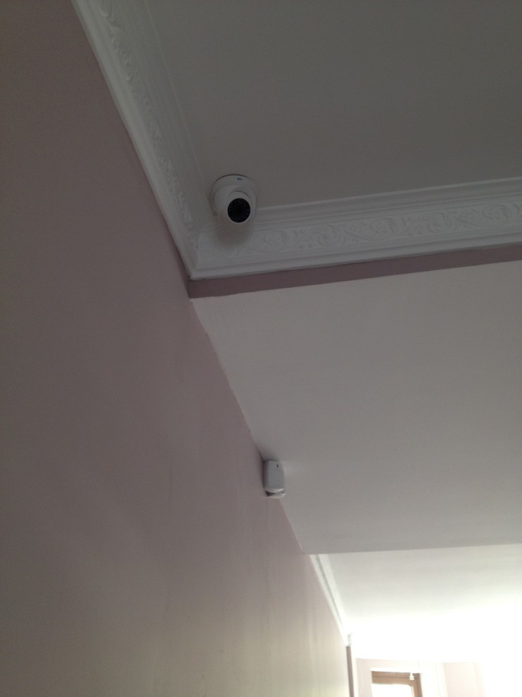 Видеонаблюдение и охранная сигнализация (частная пекарня)