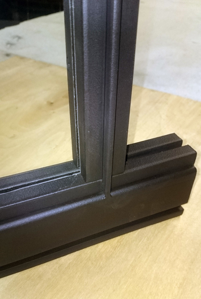 Стеклянные перегородки. Стальной профиль.