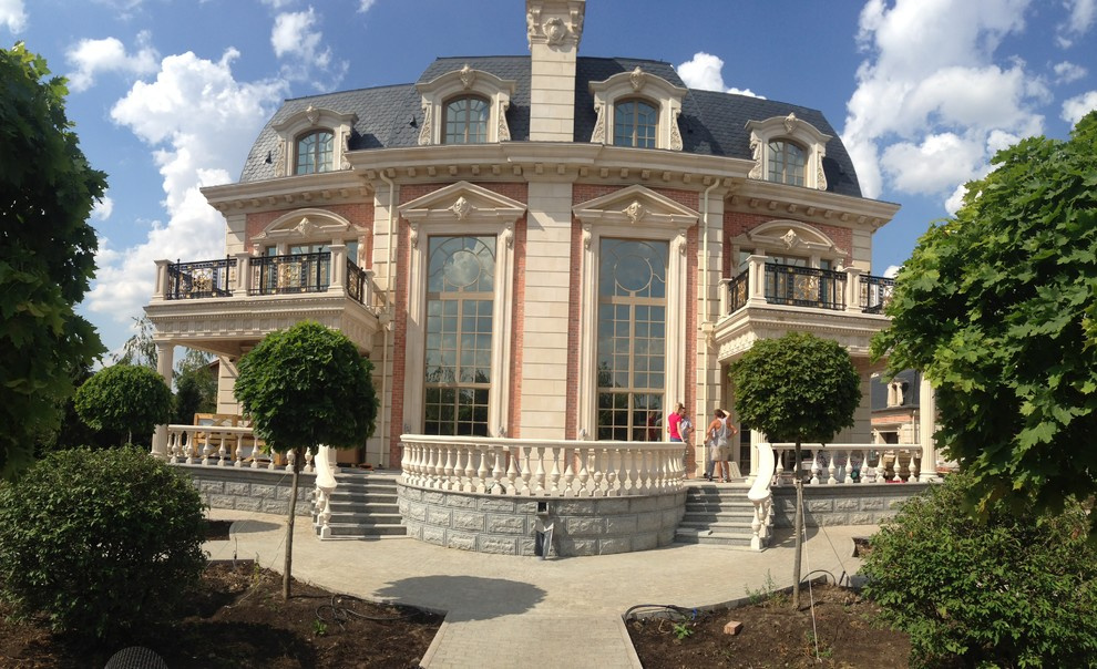 Обложка проекта: Дом в классическом стиле