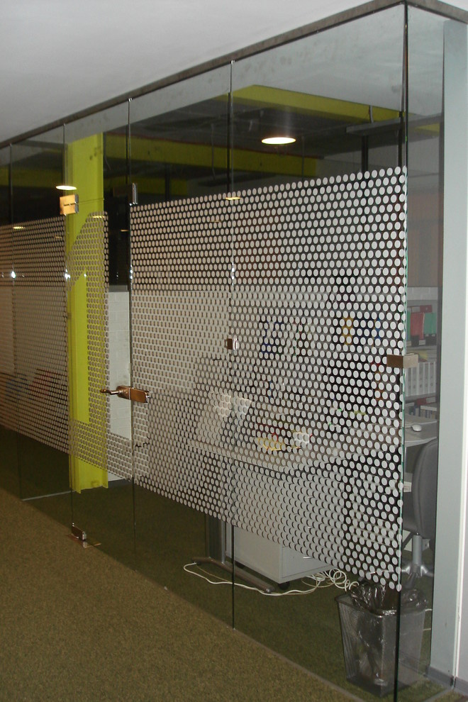 Стеклянные перегородки в интерьере