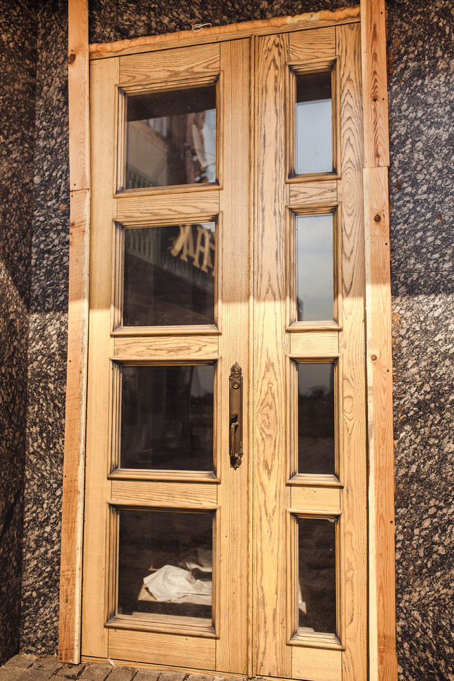 Двери и деревяные понели буазери для магазина