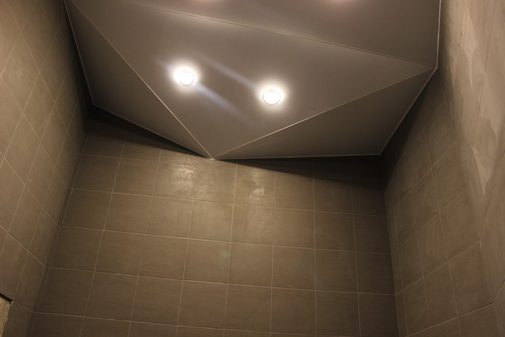 Потолок в ванной