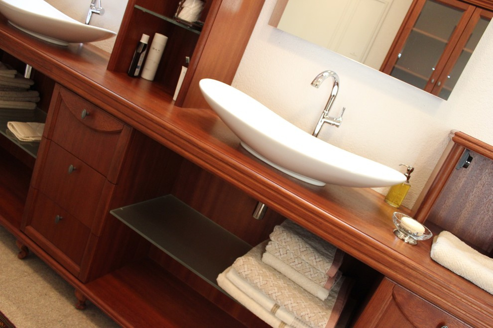 Мебель для ванной комнаты из массива мербау