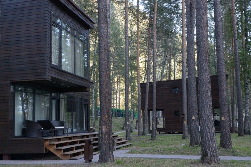 коттеджи эко-отеля АлтикА