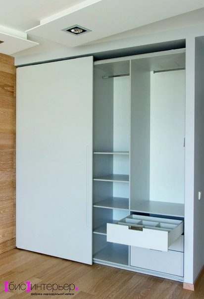 Шкафы-купе и межкомнатные перегородки