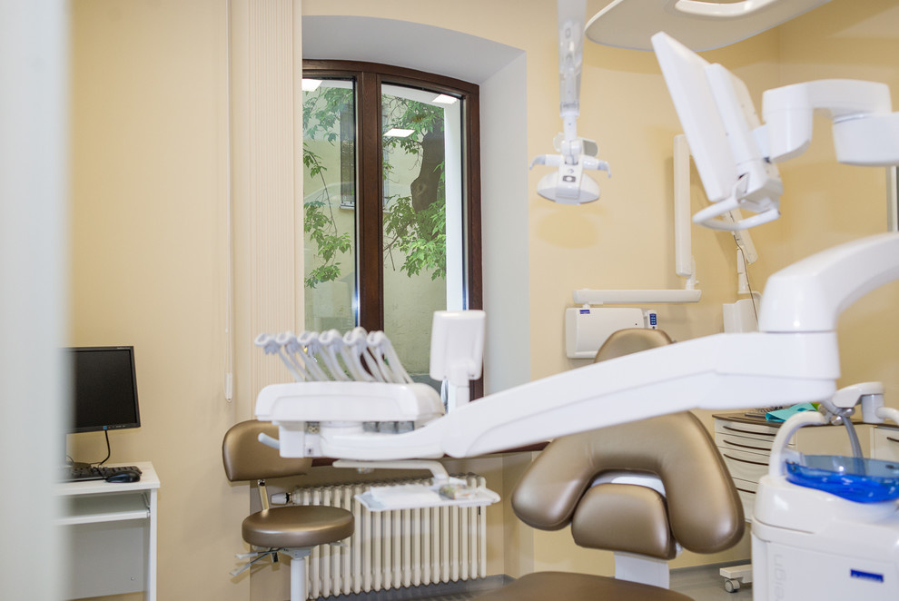 пер. Васнецова д.9 стр.2 (деревянные и дерево-алюминиевые окна и двери)