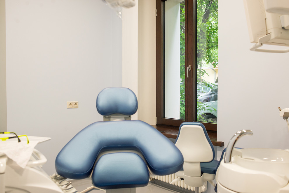 пер. Васнецова д.9 стр.2 (деревянные и дерево-алюминиевые окна и двери)