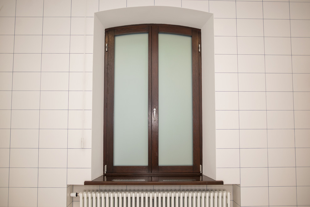 пер. Васнецова д.9 стр.2 (деревянные и дерево-алюминиевые окна и двери)