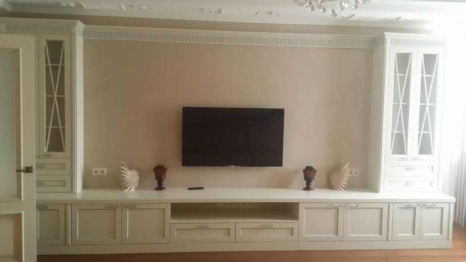 Шкафы и тумбы