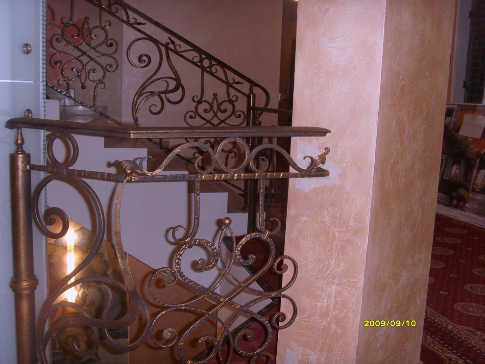 лестничные ограждения в Lecco Hotel в Мытищах