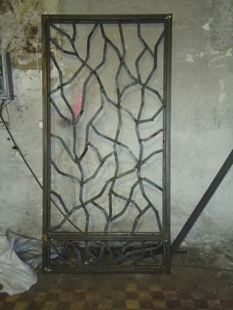 Ворота в стиле art deco с молочным поликарбонатом