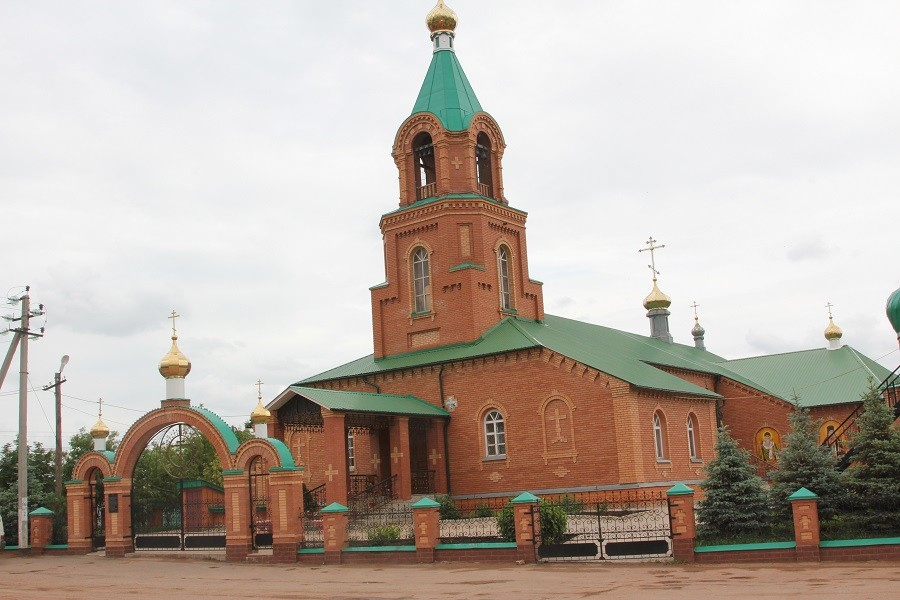 Церковь в Александровке