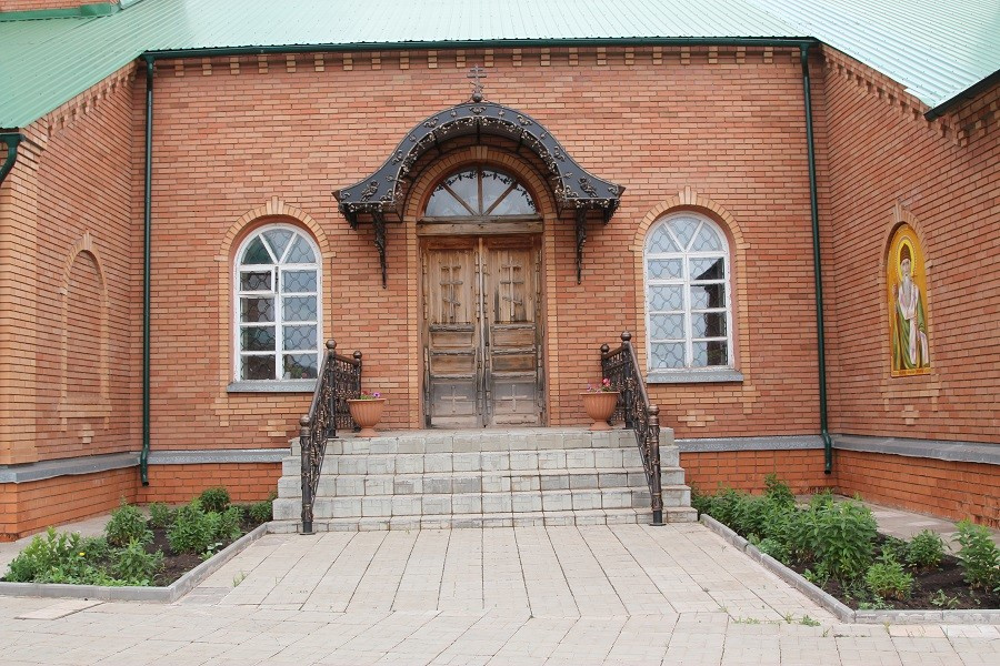 Церковь в Александровке