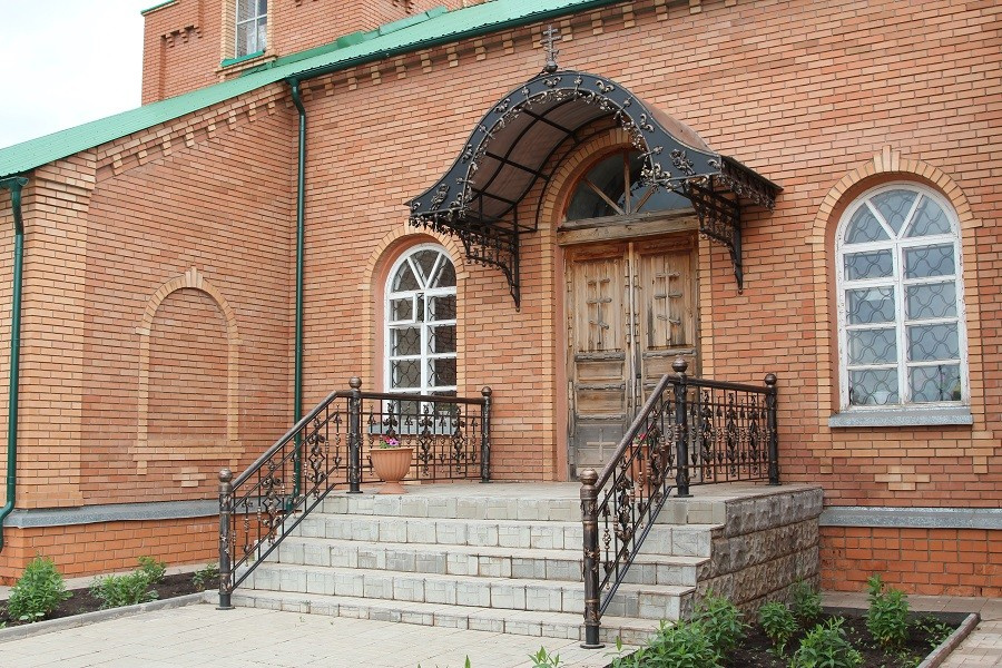 Обложка проекта: Церковь в Александровке