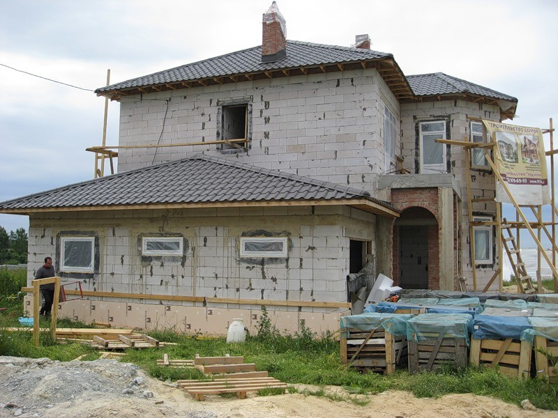 Утепление газобетона пенопластом Ceresit, облицовкой искусственным камнем