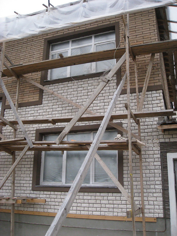Утепление газобетона пенопластом Ceresit, облицовкой искусственным камнем