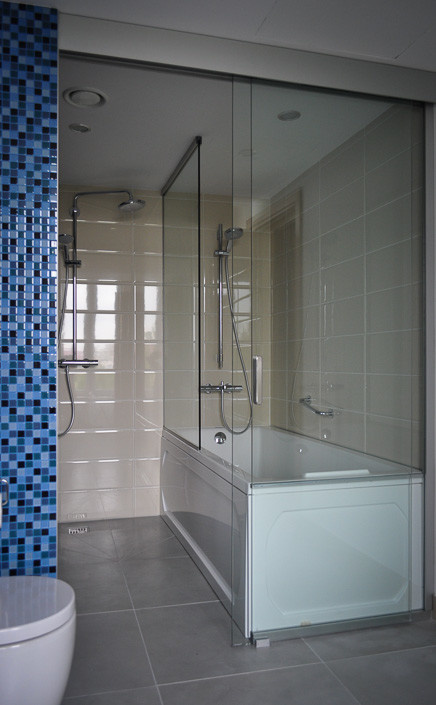 Душевые из закаленного стекла