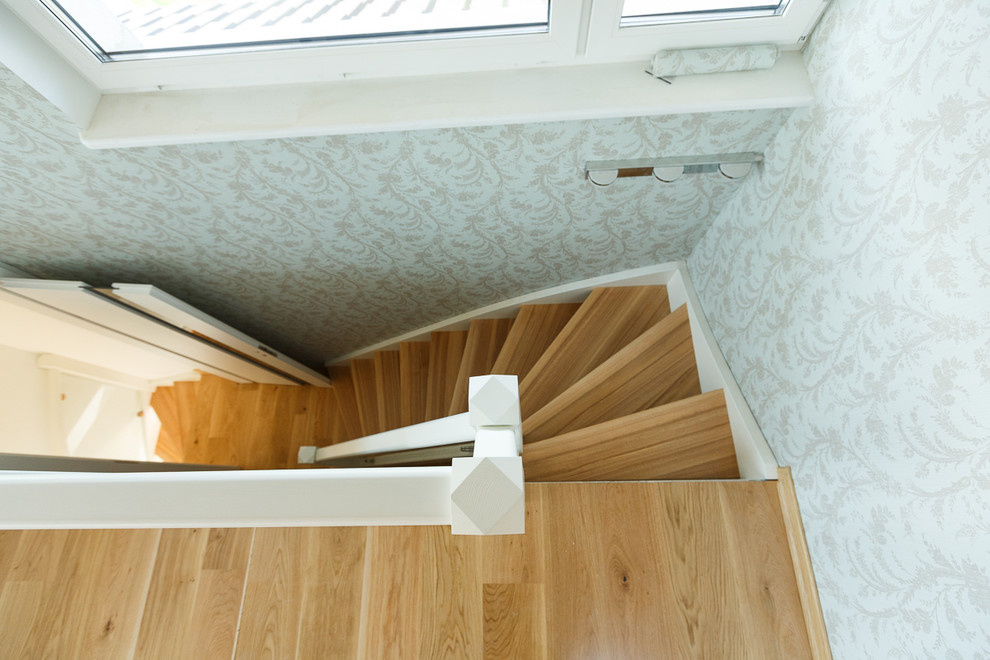 Лестница со стеклянным ограждением