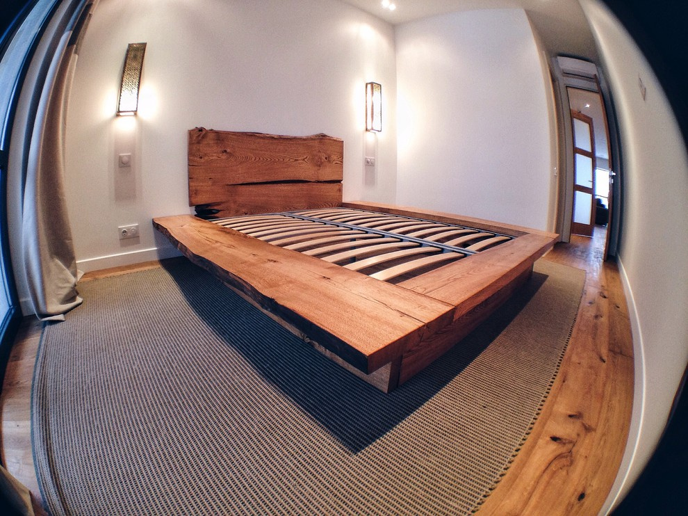 Кровать из массива дерева