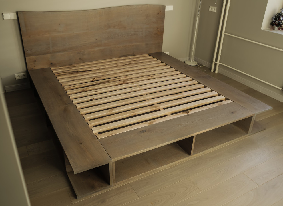 Обложка проекта: Кровать из массива дерева