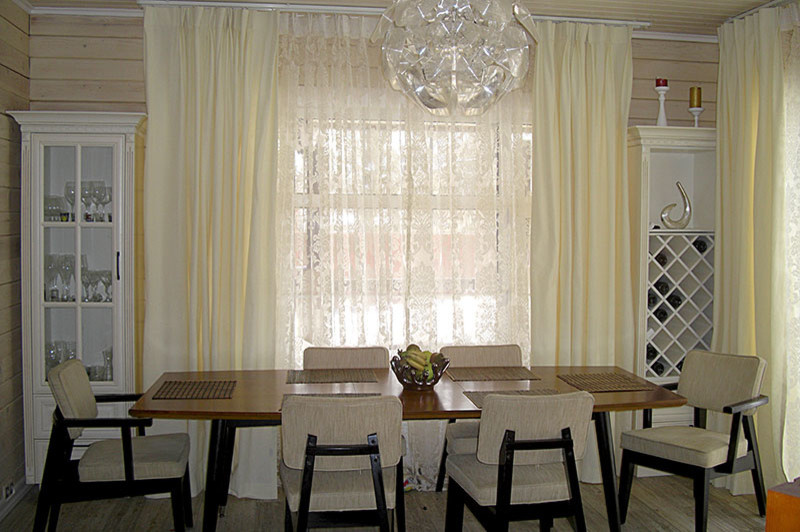 Столовая в загородном доме