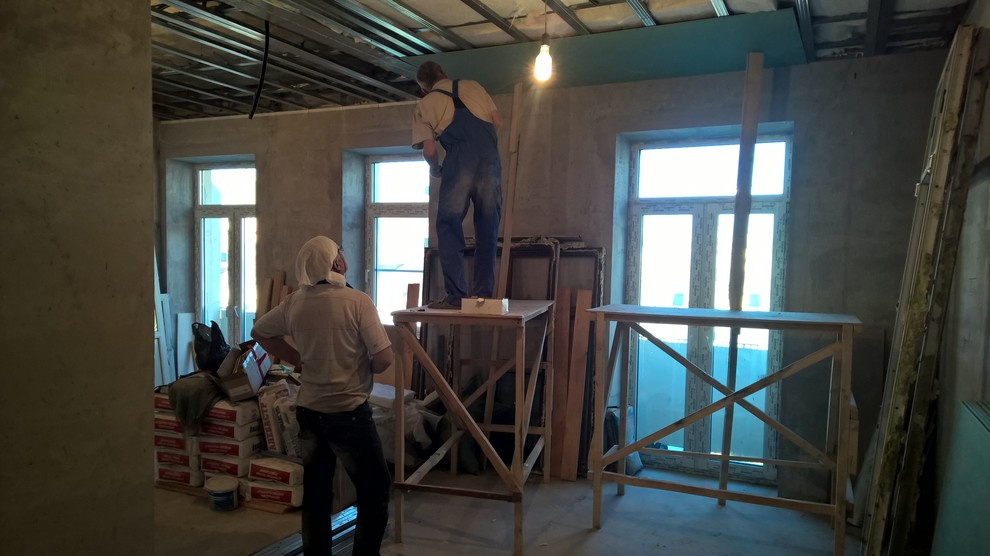 установка потолочных конструкций