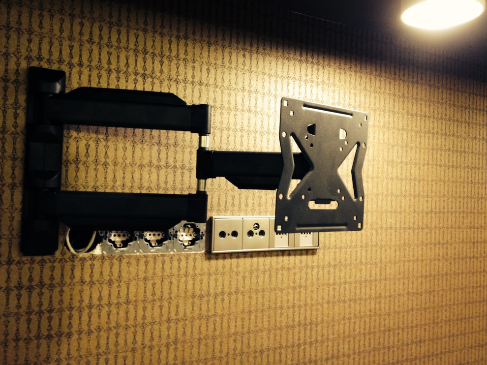 Апартаменты, монтаж портала ТВ (в процессе).