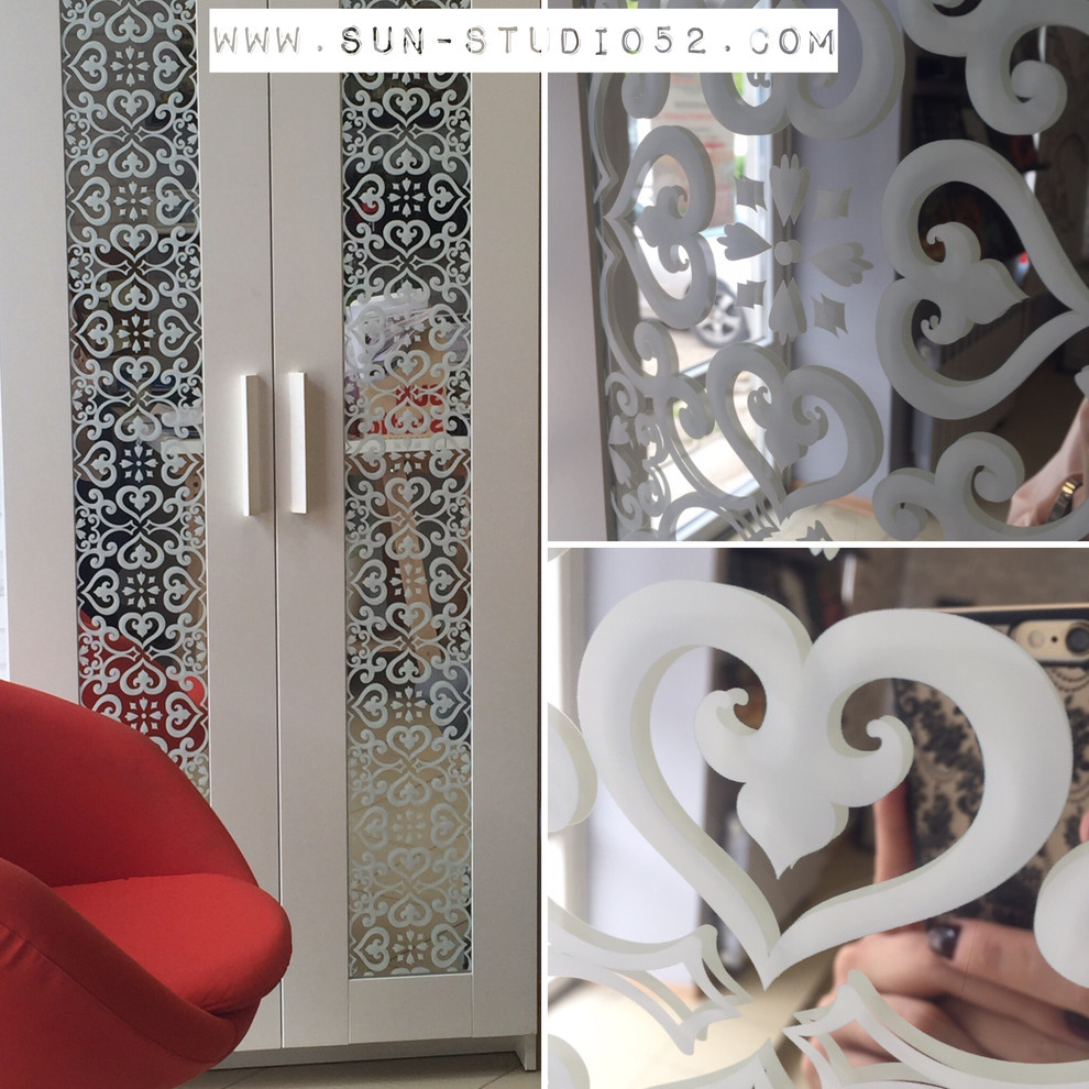 Резные узоры на зеркале