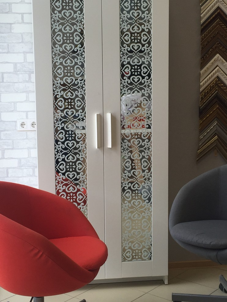 Резные узоры на зеркале