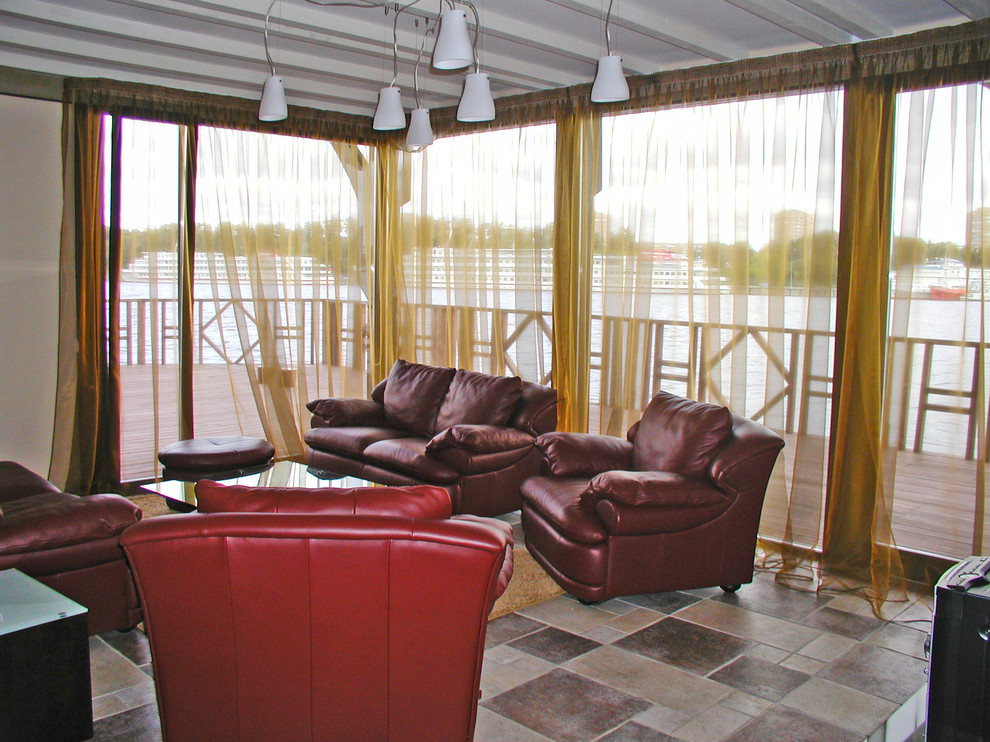 Фахверковый дом на воде (дебаркадере)