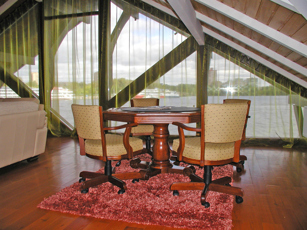 Фахверковый дом на воде (дебаркадере)