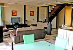 Фахверковый дом на воде (дебаркадере)