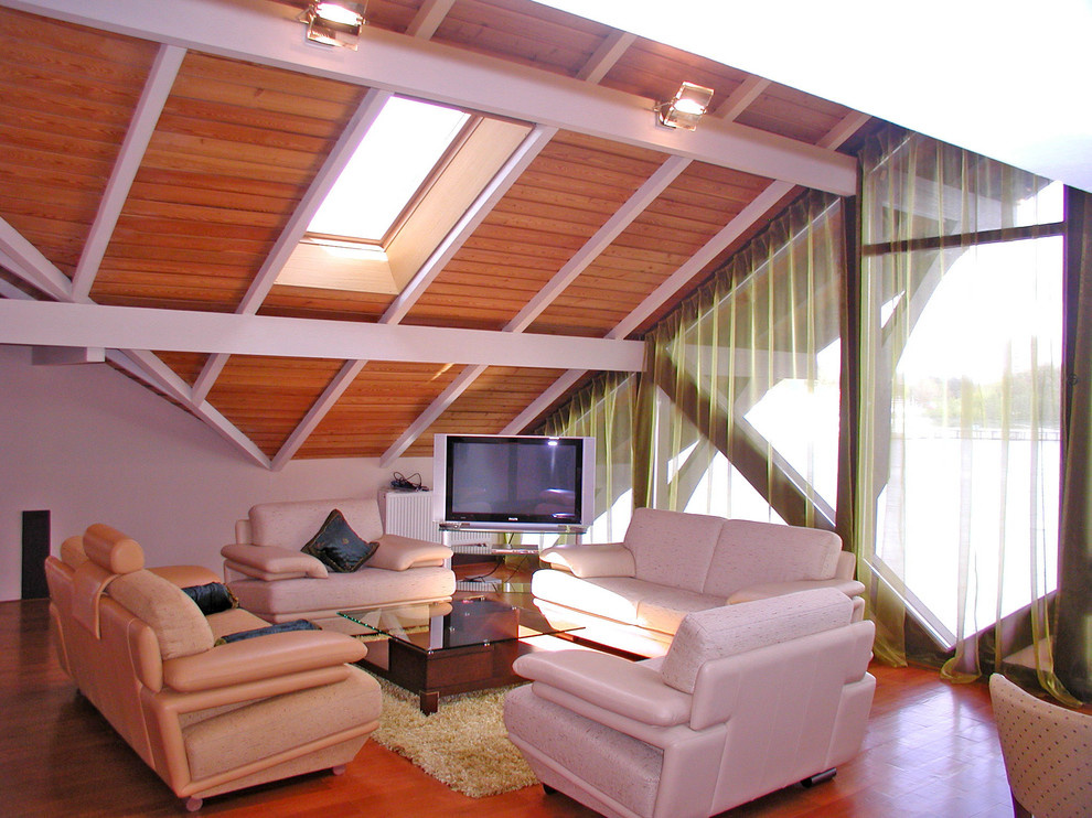 Фахверковый дом на воде (дебаркадере)