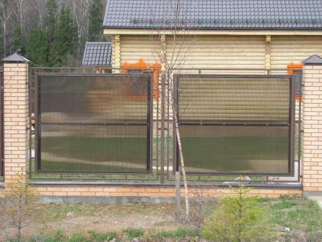 Обложка проекта: Заборы для дачи из поликарбоната