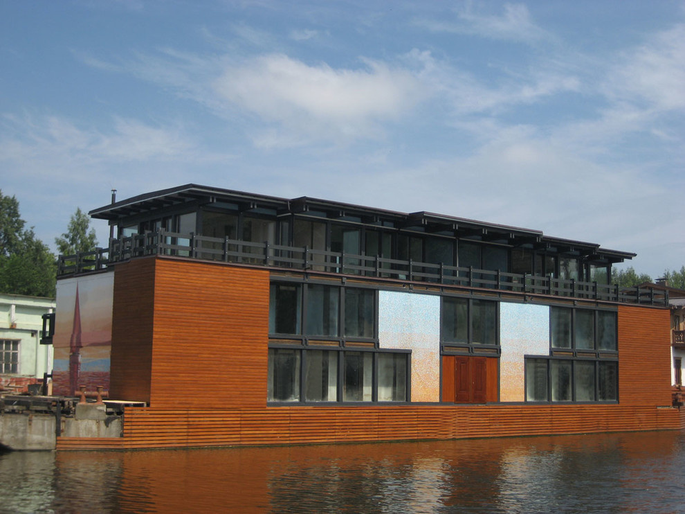 Фахверковая гостиница на воде (дебаркадере