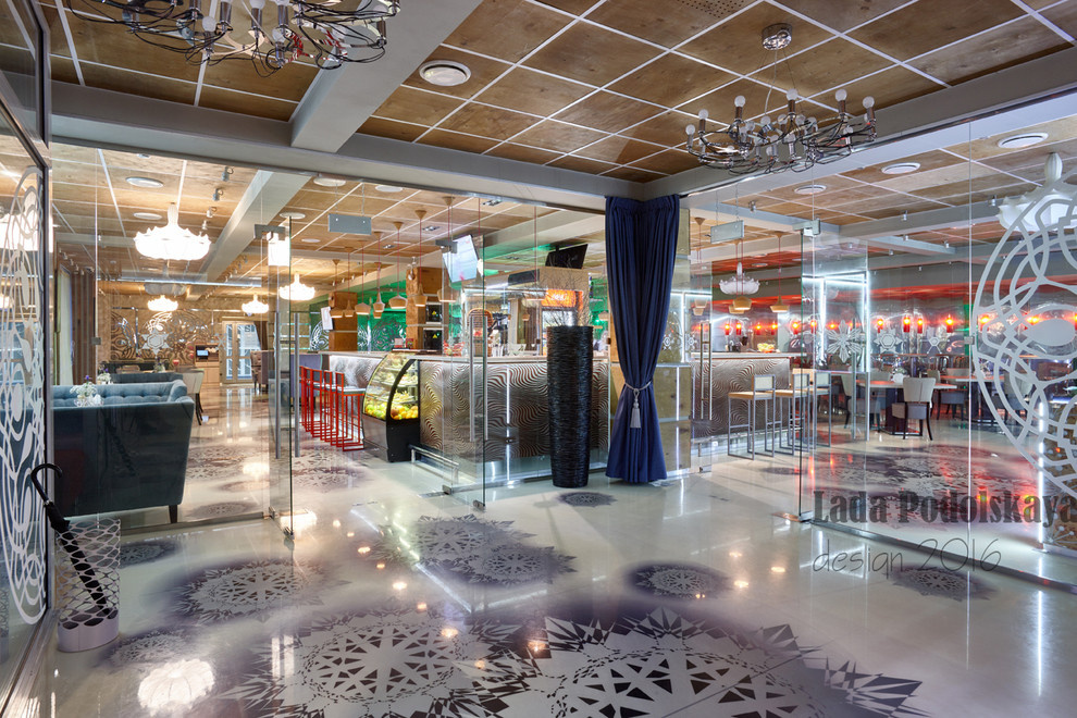 "Снег кружится, летает и тает..."