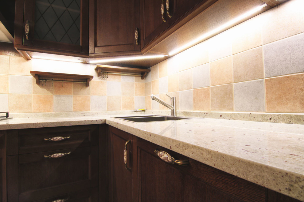 Традиционная классическая кухня brown classic kitchen