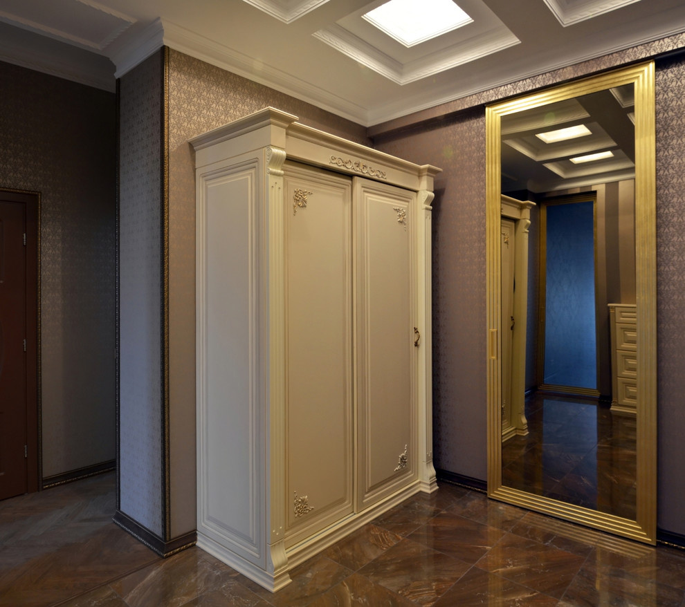 Капитальный ремонт 4-х комнатной квартиры: Прихожая