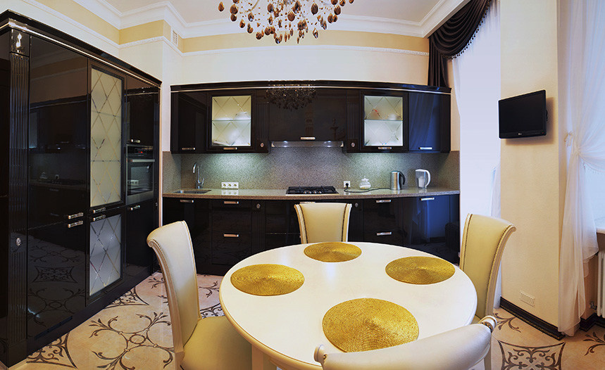 Капитальный ремонт 4-х комнатной: кухня-столовая