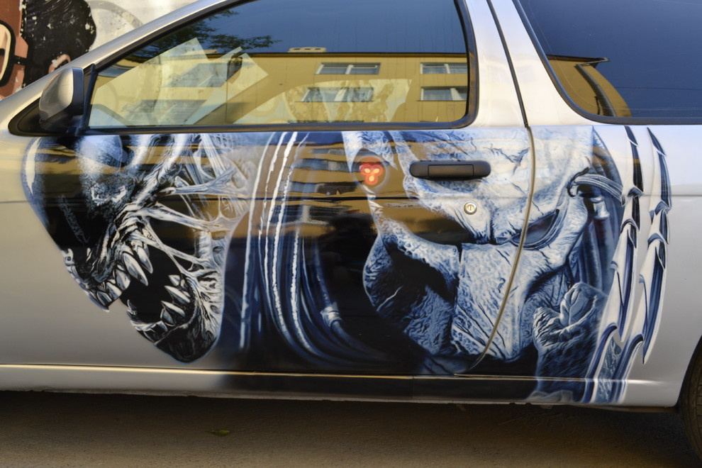 "Alien vs Predator"