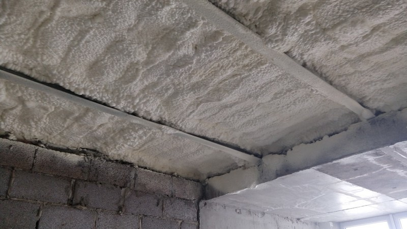 Утепление полов и перекрытий с помощью пенополиуретана