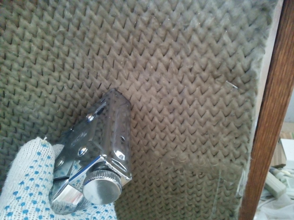 Типовоя кухня из Касторамы,  теплоизоляция газовой плиты