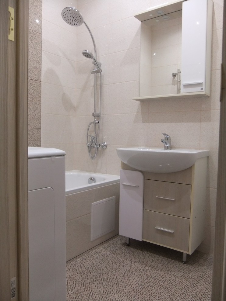 Новостройка с перепланировкой санузла и кухни.