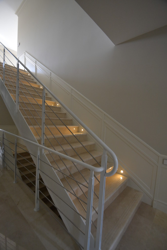 Загородный дом в Барвихе - гостиная, кухня и зал