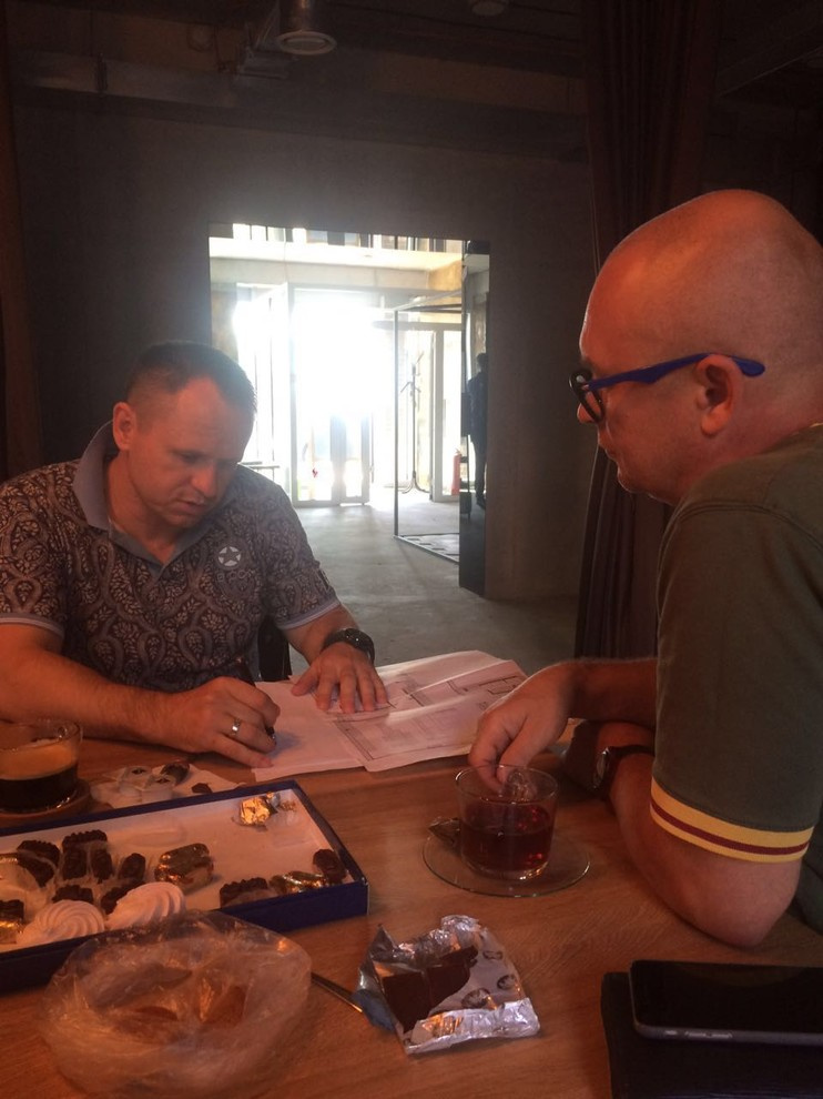 Лица на площадке/Persons on the court