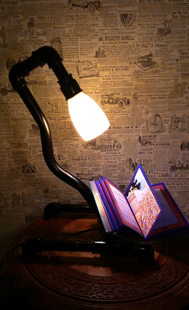 Loft Industrial Lamp by Stelz