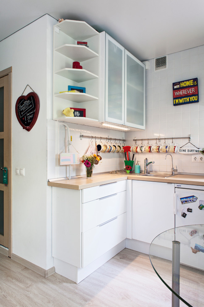 Небольшая, уютная квартира-студия.