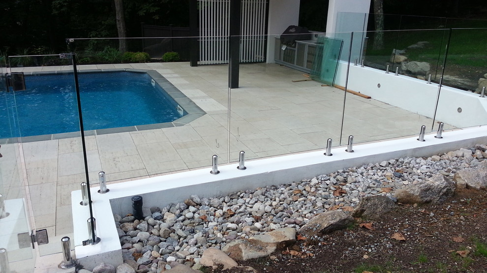 Frameless glass pool fence