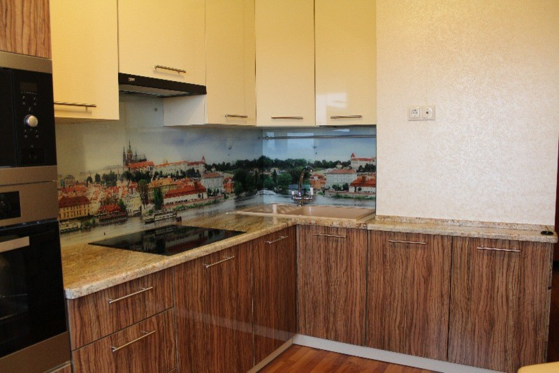 Обложка проекта: Установленные кухонные гарнитуры