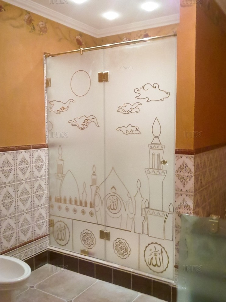 Перегородки из закаленного стекла ванных комнат и душевых